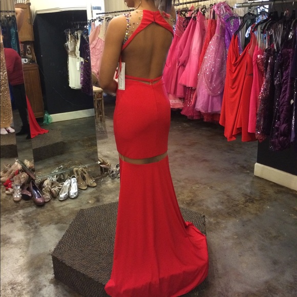 PROM DRESS - Picture 2 of 8